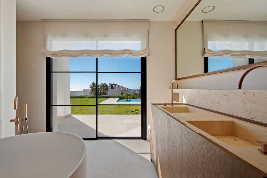 Villa Azur - A Modern Andalusian Sanctuary in Los Flamingos, Benahavís