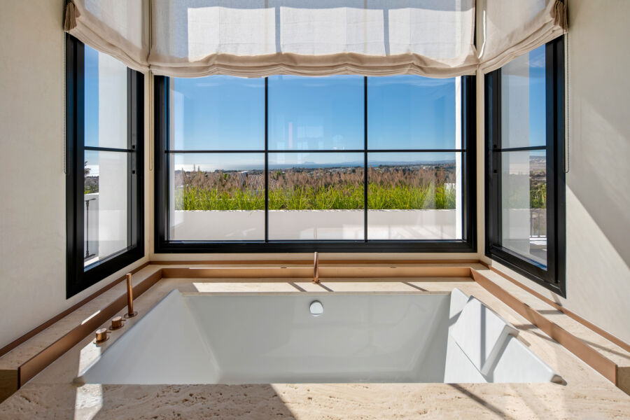 Villa Azur - A Modern Andalusian Sanctuary in Los Flamingos, Benahavís
