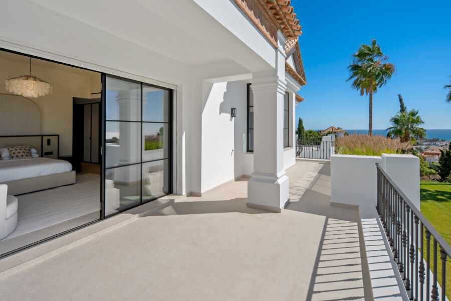 Villa Azur - A Modern Andalusian Sanctuary in Los Flamingos, Benahavís