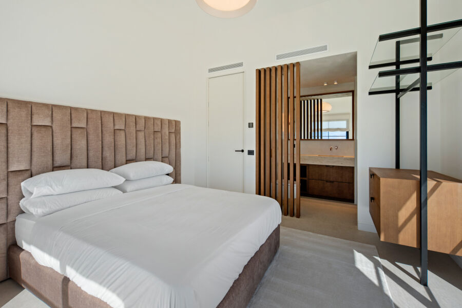 Villa Azur - A Modern Andalusian Sanctuary in Los Flamingos, Benahavís