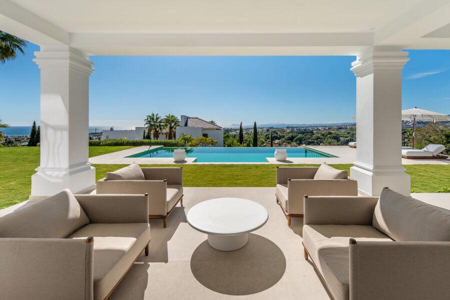 Villa Azur - A Modern Andalusian Sanctuary in Los Flamingos, Benahavís