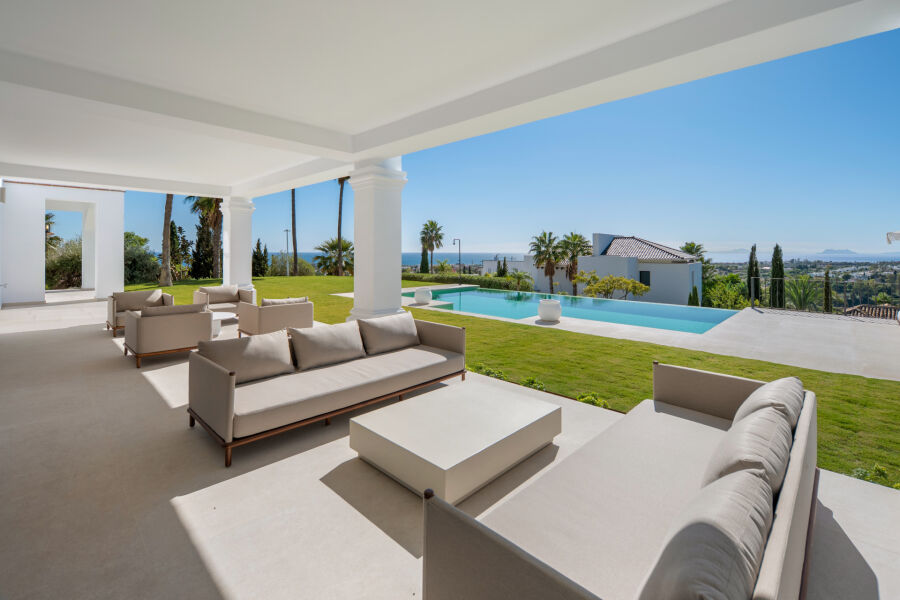 Villa Azur - A Modern Andalusian Sanctuary in Los Flamingos, Benahavís