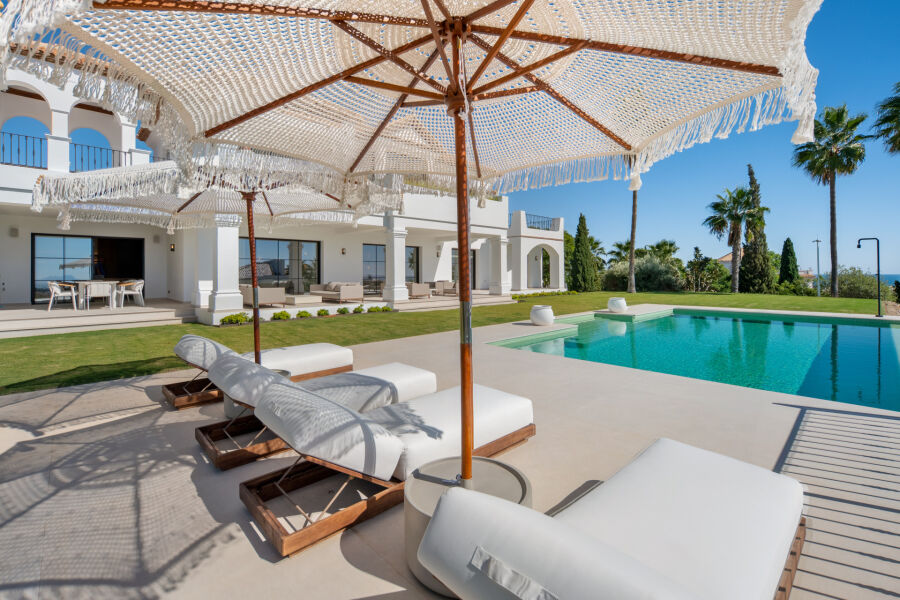 Villa Azur - A Modern Andalusian Sanctuary in Los Flamingos, Benahavís