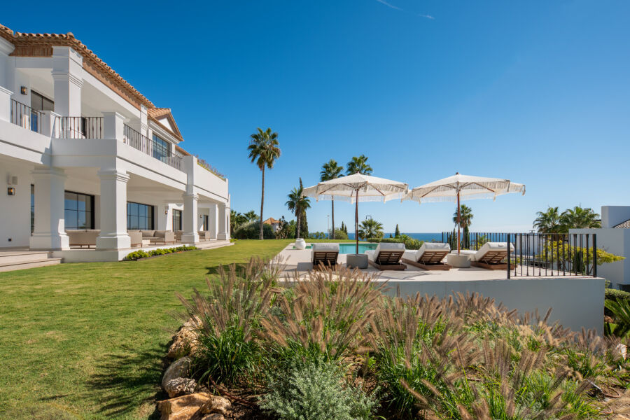 Villa Azur - A Modern Andalusian Sanctuary in Los Flamingos, Benahavís